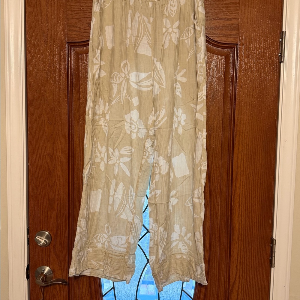 American Eagle Outfitters Cream Floral Linen Pants - oversized XL